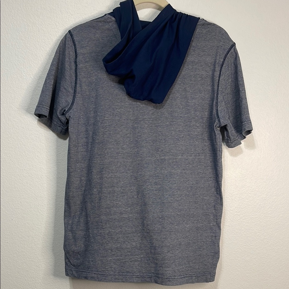 First Wave Navy Short Sleeve Hoodie Tee Size 18/20 EUC - Picture 2 of 3